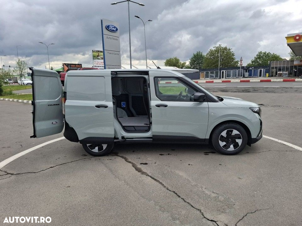 Ford Transit Courier - 8