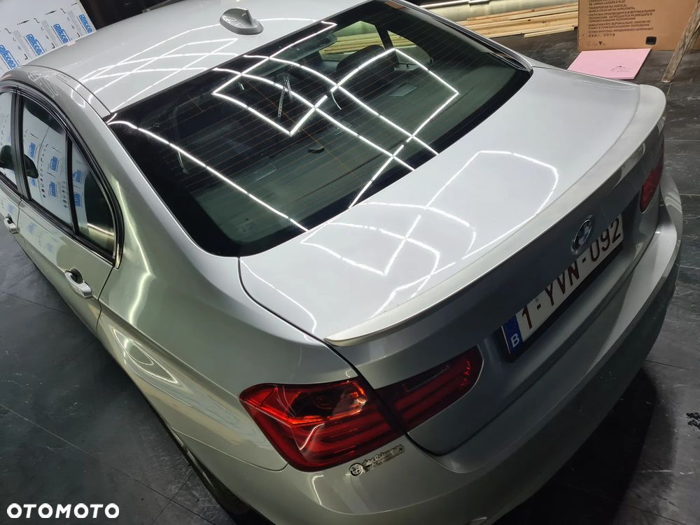 BMW Seria 3 316d Sport Line - 28