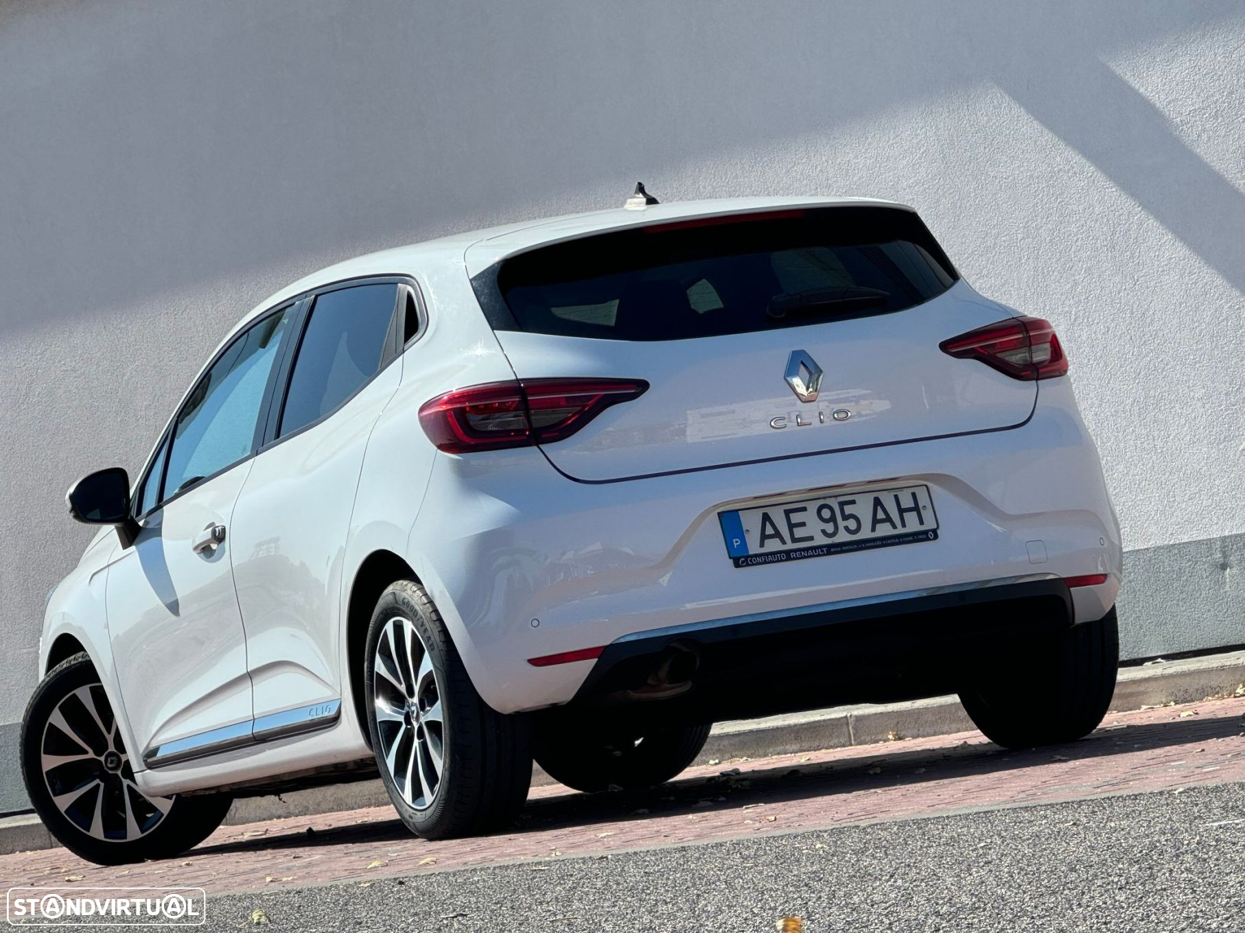 Renault Clio 1.0 TCe Limited Bi-Fuel - 25