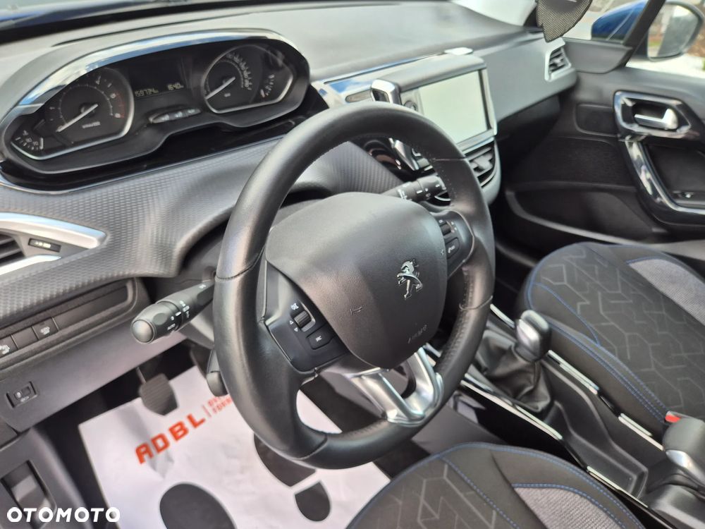 Peugeot 2008 BlueHDi 100 STOP & START Signature - 34