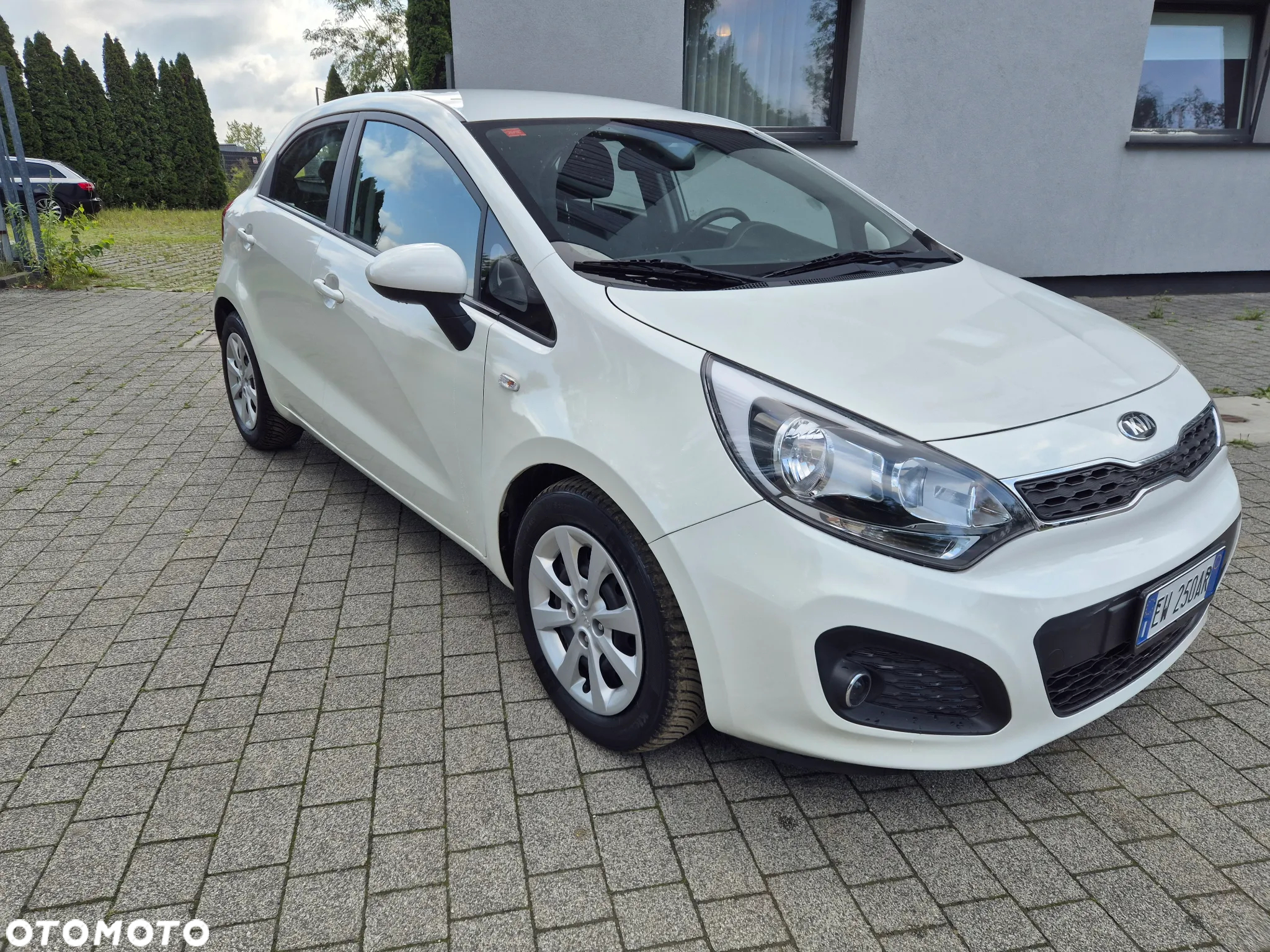 Kia Rio 1.2 L - 4