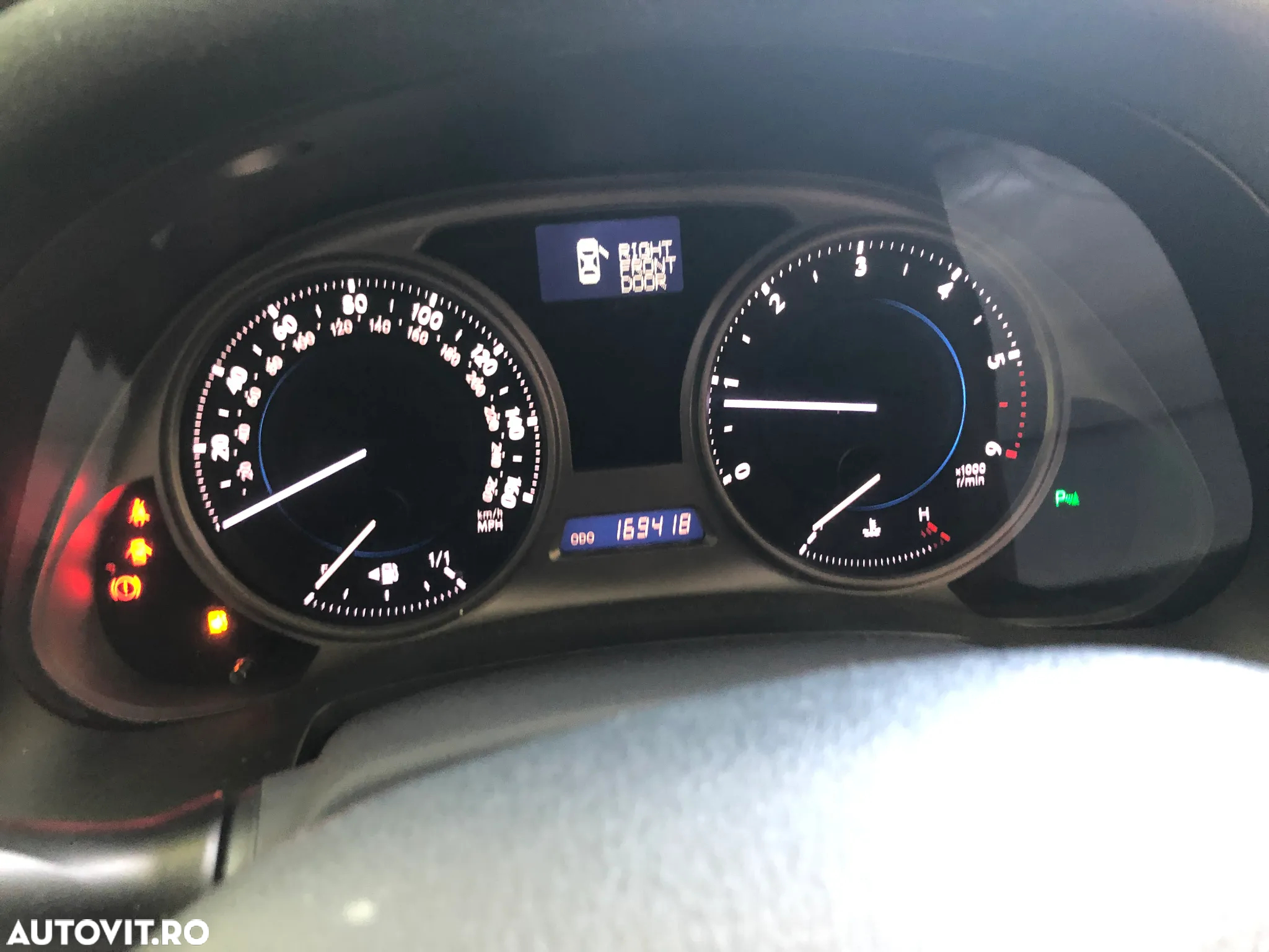 Dezmembrez Lexus IS 220D - 6