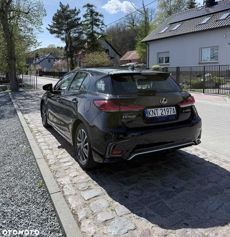 Lexus CT - 3