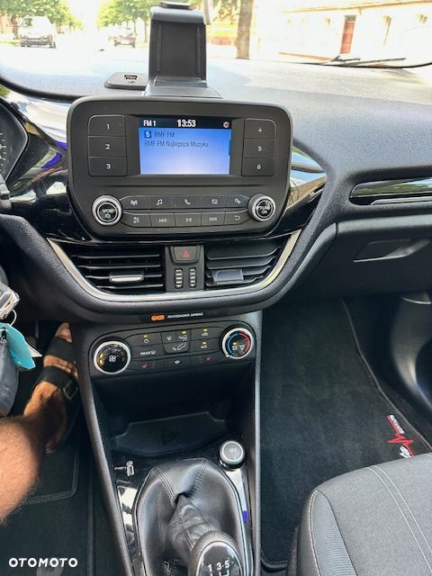 Ford Fiesta 1.1 S&S COOL&CONNECT - 9