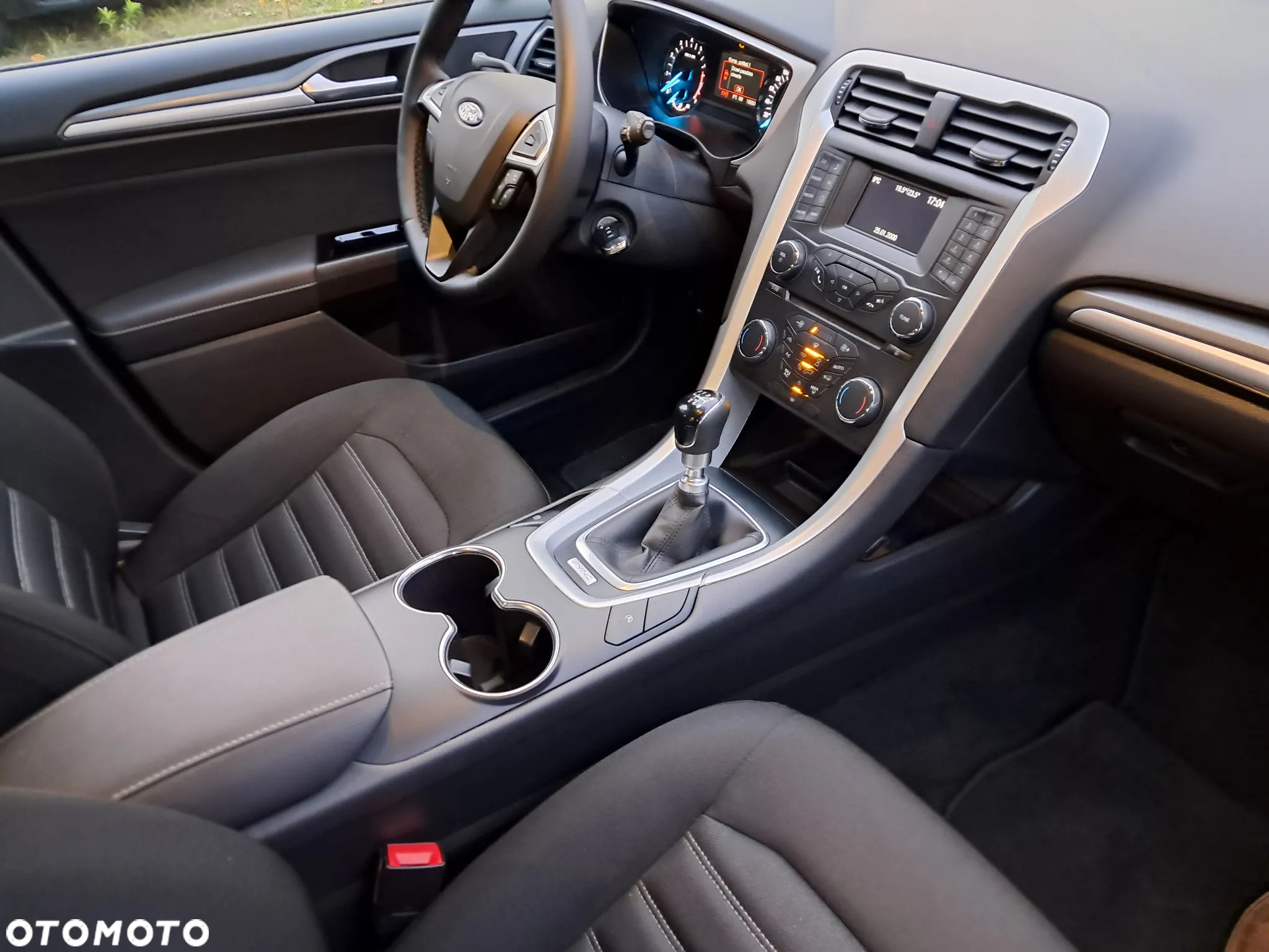 Ford Mondeo 1.5 EcoBoost Ambiente - 17