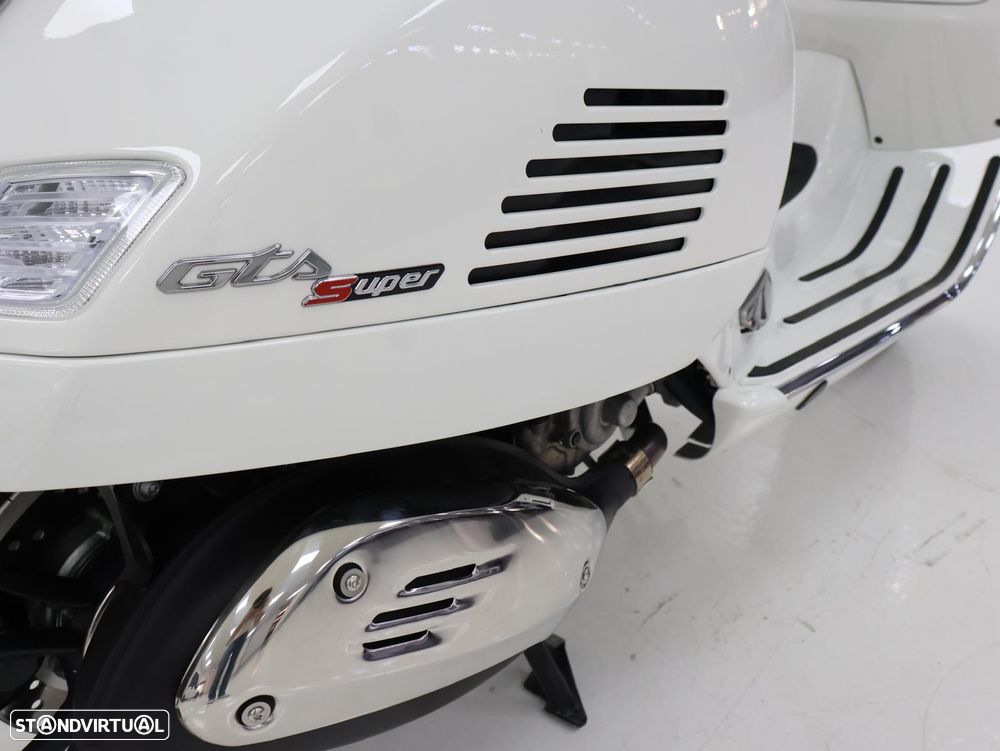 Vespa GTS Super 310 Super - 11