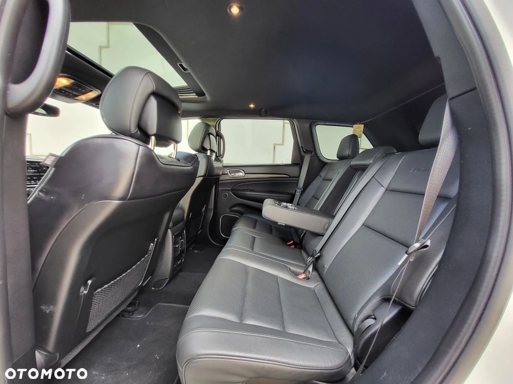Jeep Grand Cherokee - 22