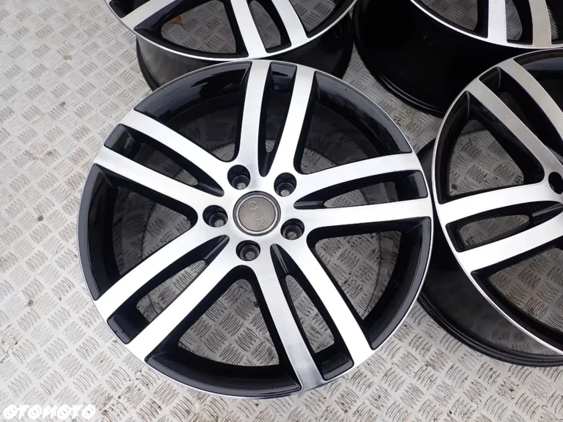 FELGI AUDI Q7 LIFT S-LINE VW TOUAREG 5X130 20 ET 60 G RADOM - 6