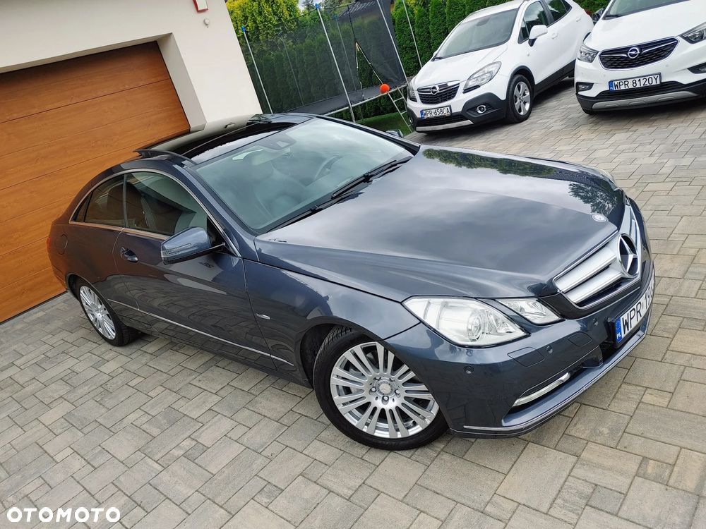 Mercedes-Benz E-Class 2012 photo 3