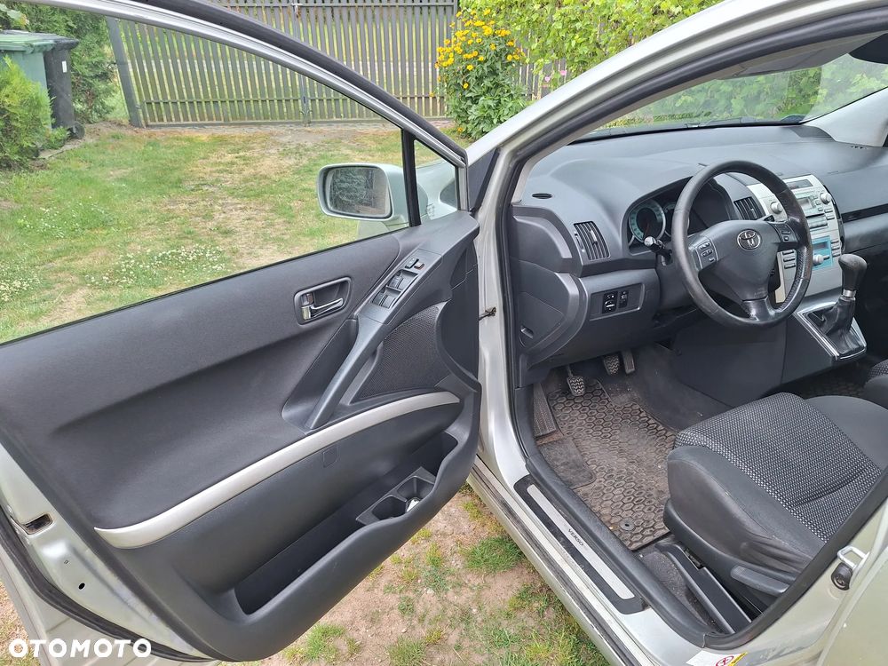 Toyota Corolla Verso - 11