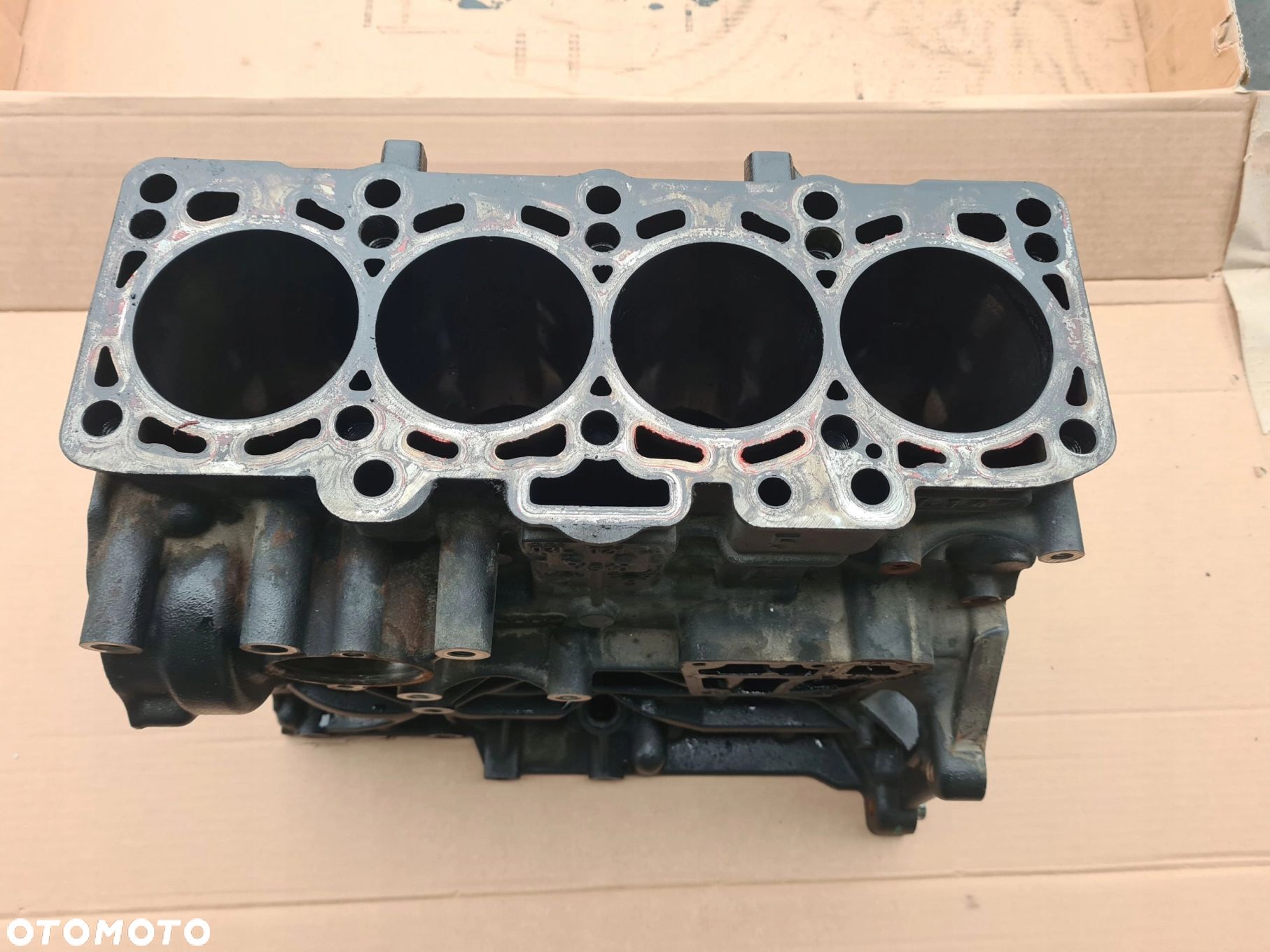 VW T5 LIFT 2.0 BiTDI CFC blok silnika 03L021CA - 1