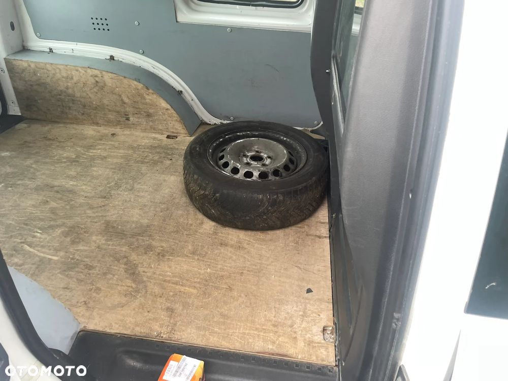 Volkswagen Caddy - 9