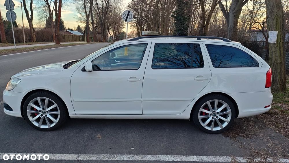 Skoda Octavia 2.0 TDI CR DPF RS - 19