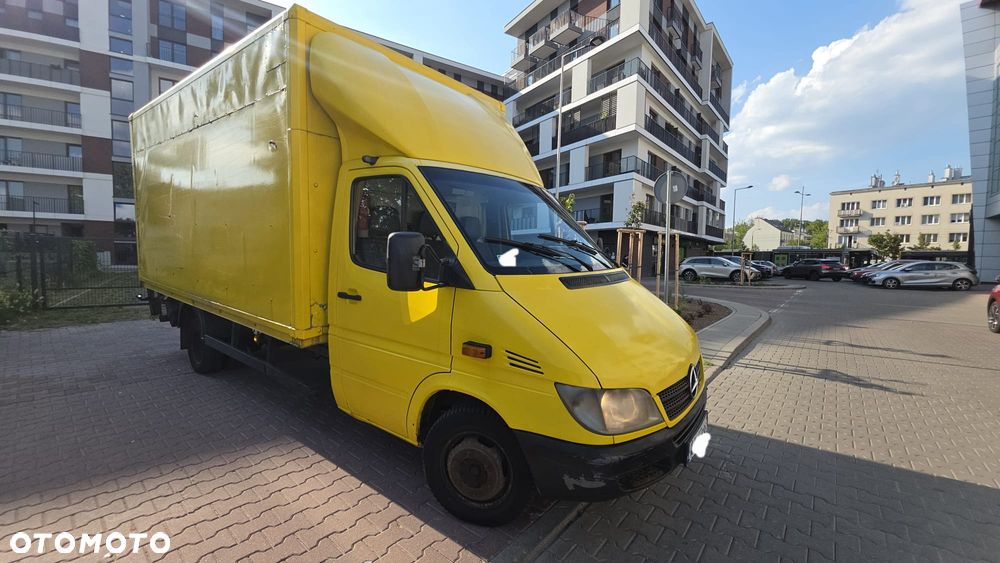Mercedes-Benz Sprinter - 11