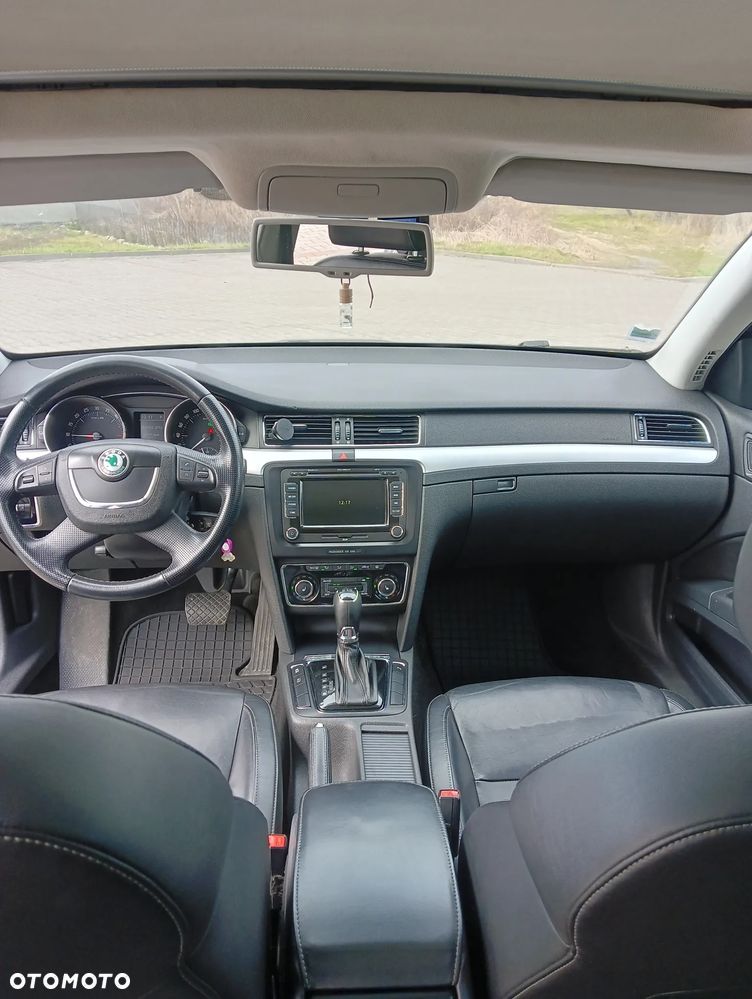 Skoda Superb 2.0 TDI L&K DSG - 9