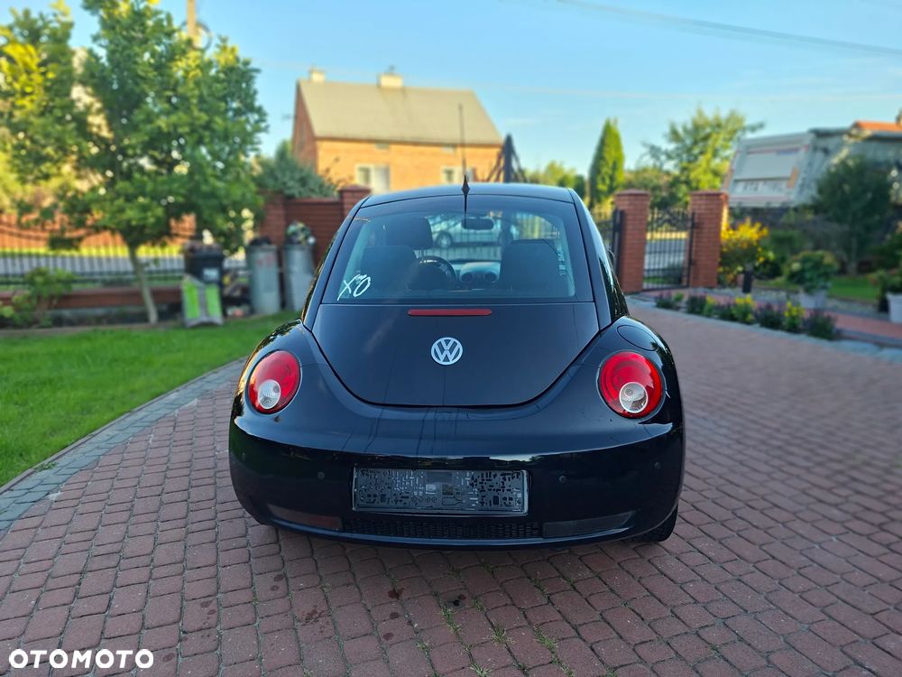 Volkswagen New Beetle - 5