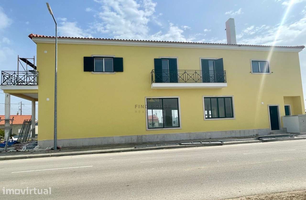 Moradia T4 com 2 pisos em Foros de Salvaterra - Grande imagem: 2/33