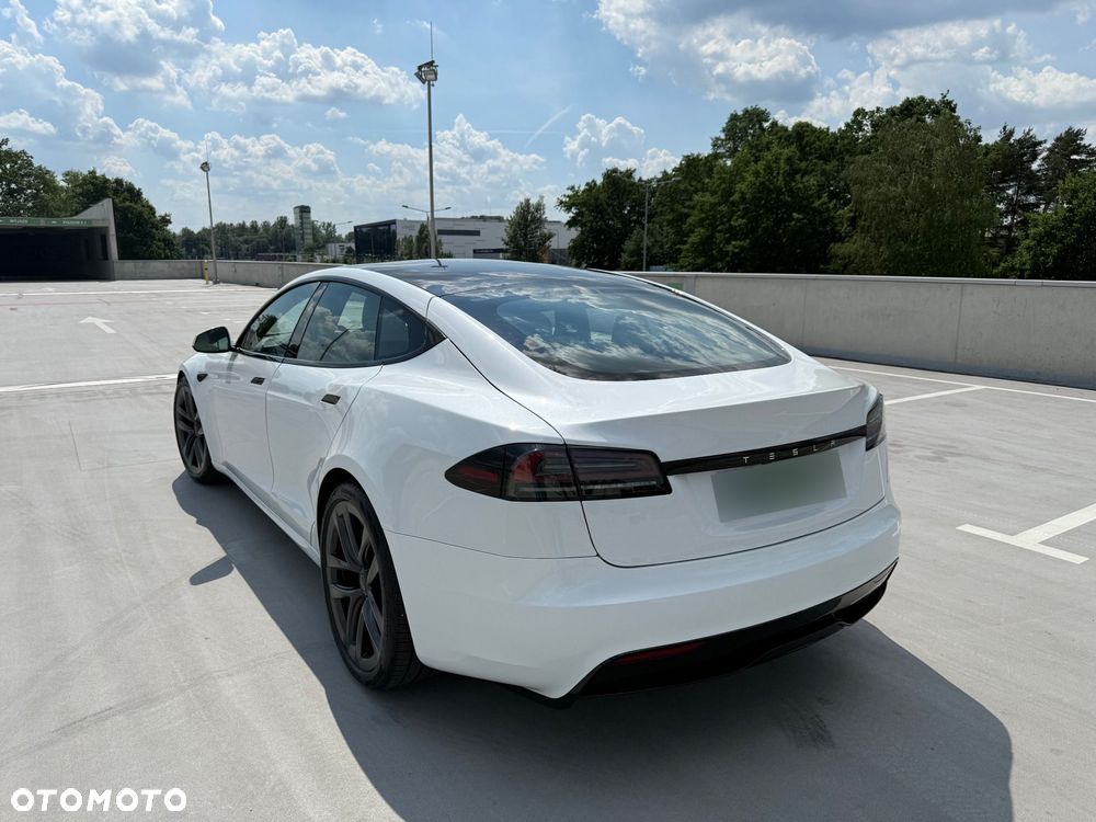 Tesla Model S - 5