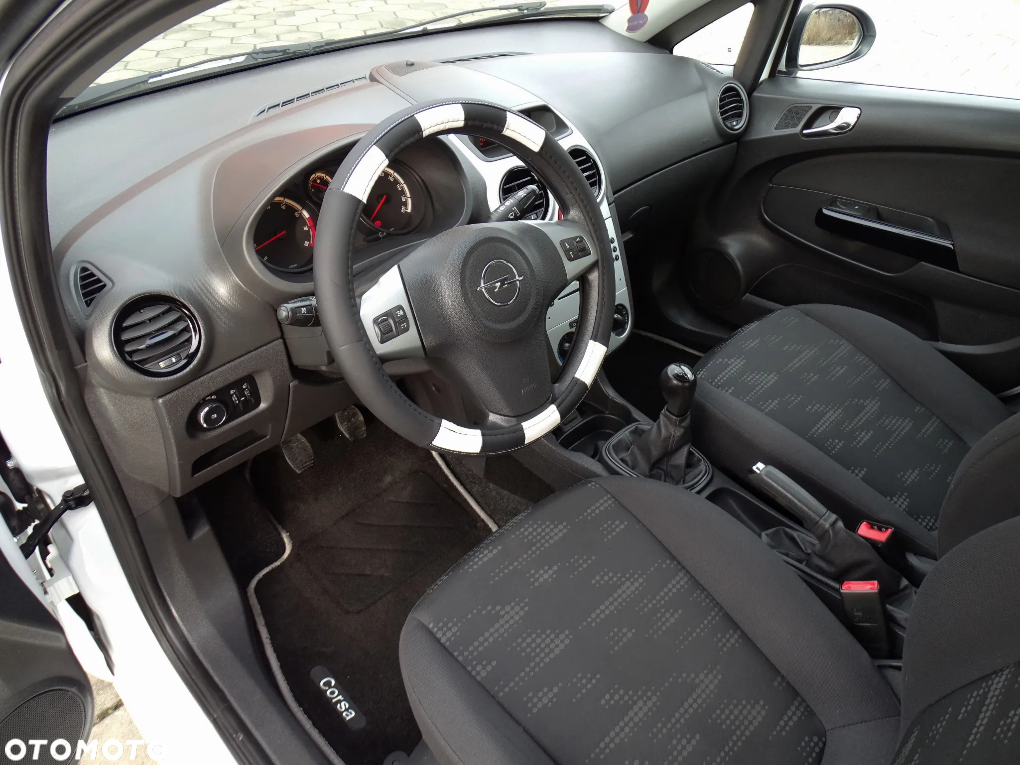 Opel Corsa 1.0 12V Essentia - 17