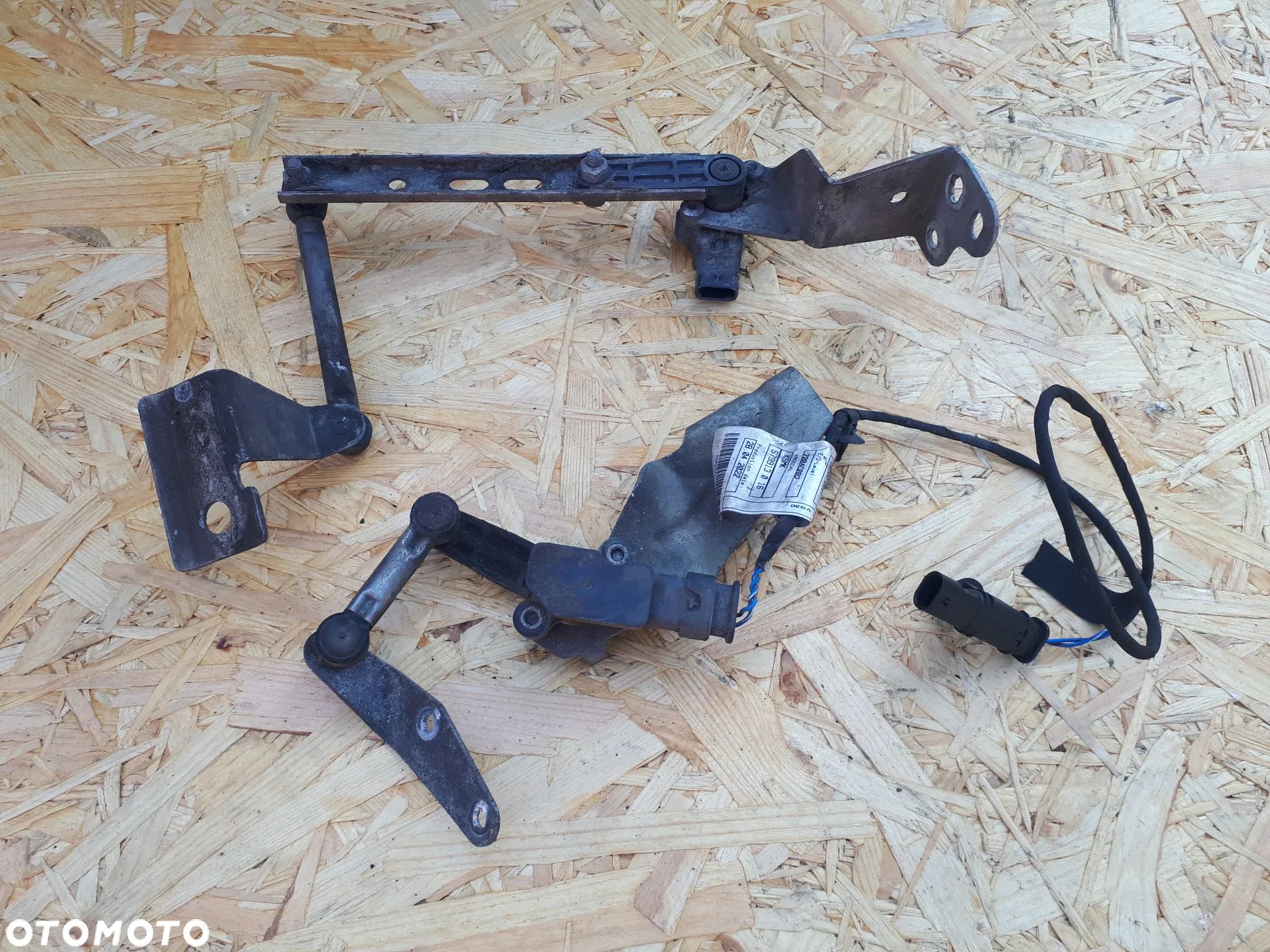 MERCEDES SPRINTER 907 910 CZUJNIK CZUJNIKI POZIOMOWANIA LAMP PRZEDNICH FULL LED - 1