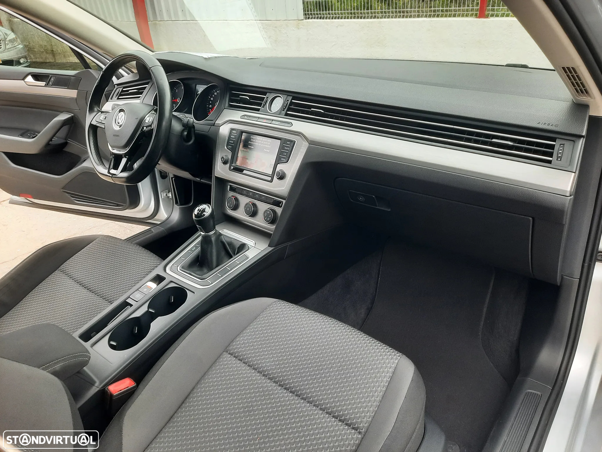VW Passat 1.6 TDI BlueMotion - 30