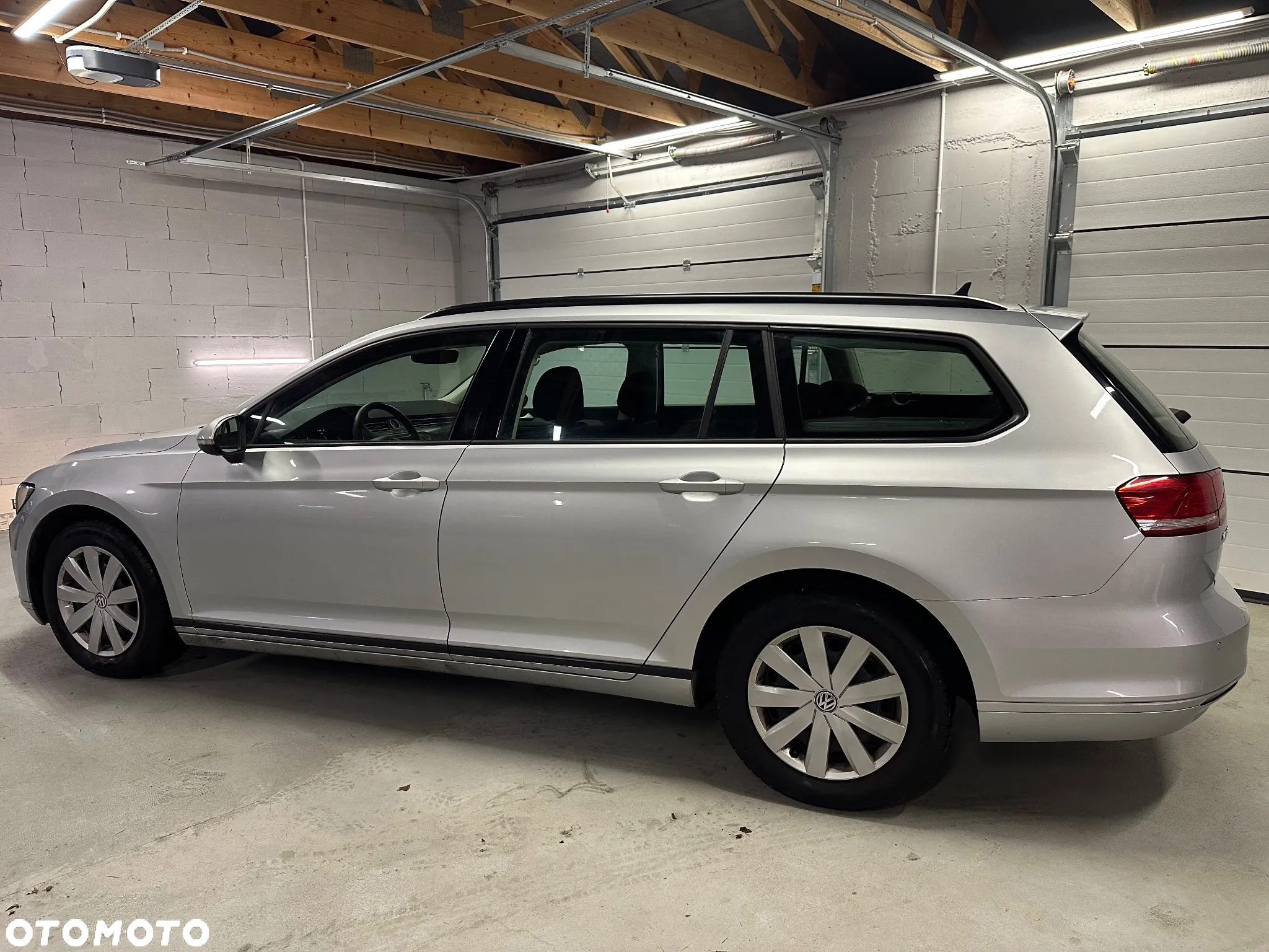 Volkswagen Passat 2.0 TDI SCR Comfortline - 11