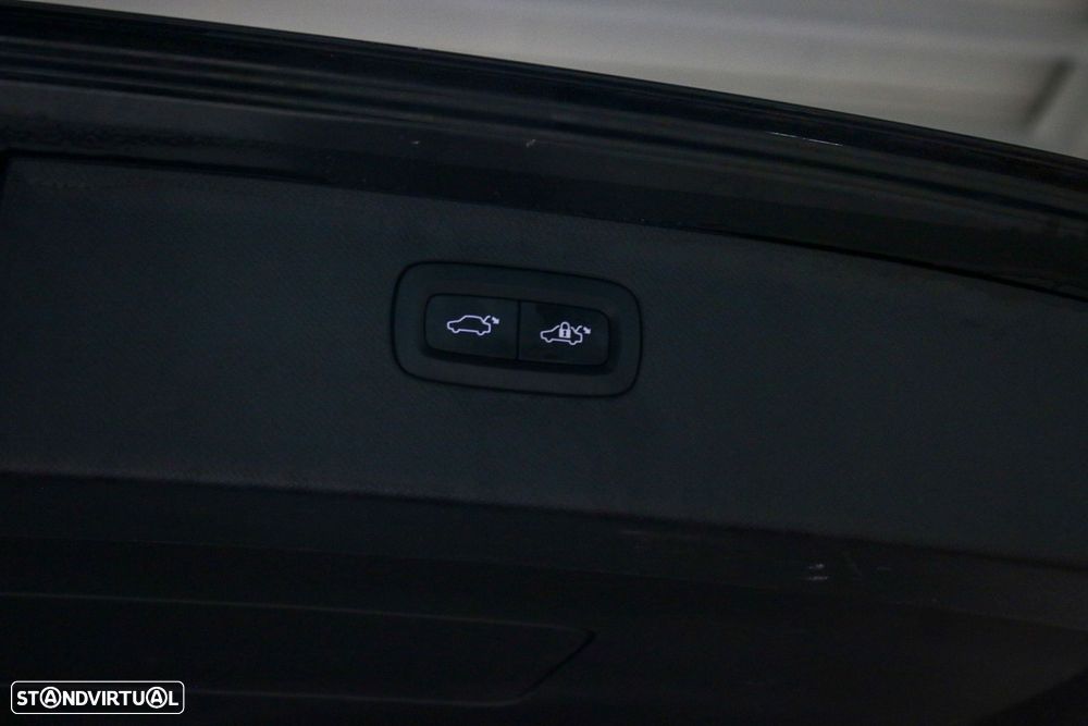 Volvo XC 90 2.0 T8 PHEV Core AWD - 18