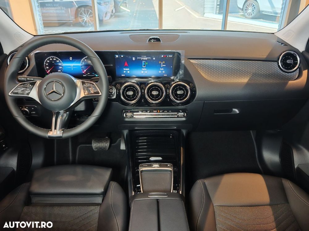 Mercedes-Benz GLA 180 MHEV - 13