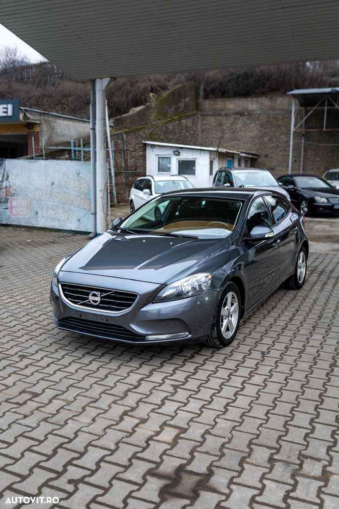 Volvo V40 D2 Kinetic - 16