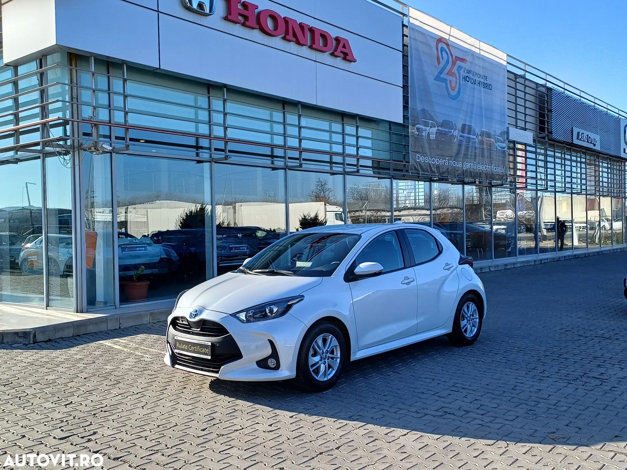 Toyota Yaris 1.5 VVT-i HSD Dynamic - 1