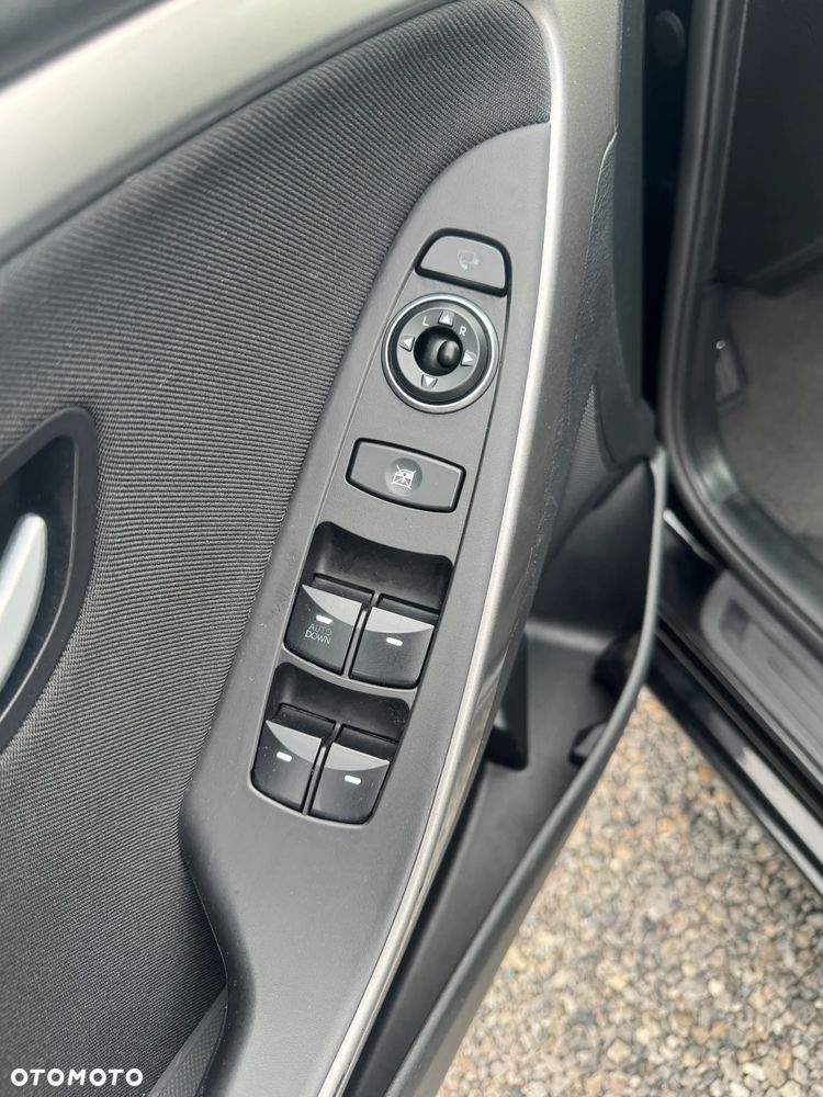 Hyundai i30 1.4 Fifa World Cup Edition - 18