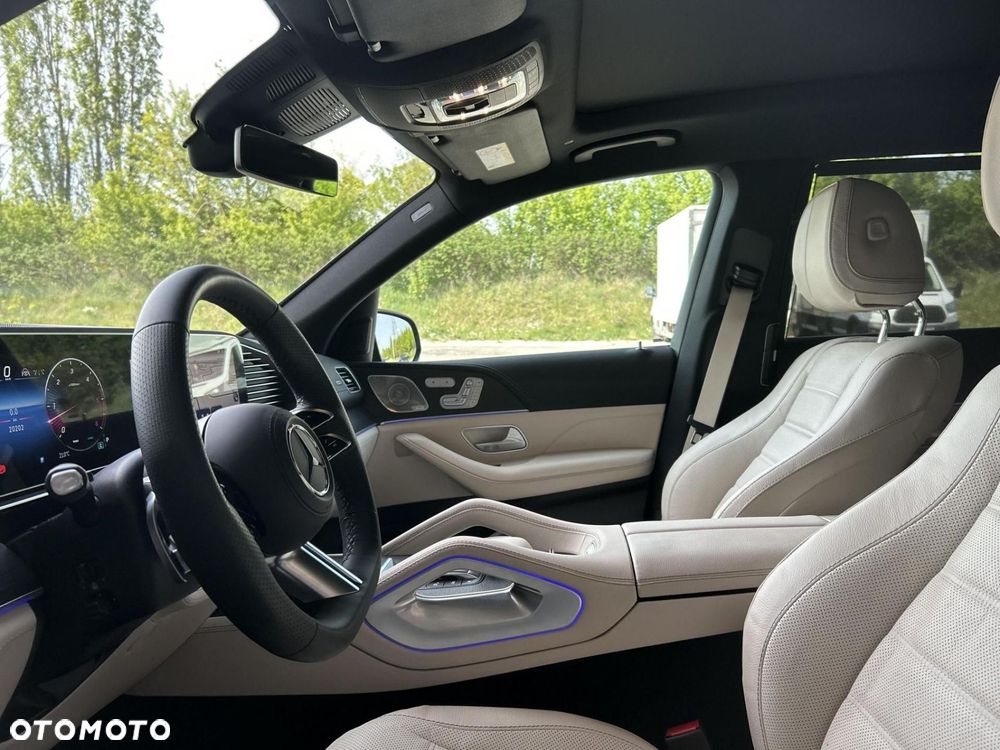 Mercedes-Benz GLS - 12
