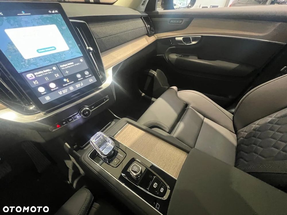 Volvo XC 90 T8 AWD Ultra Dark - 22