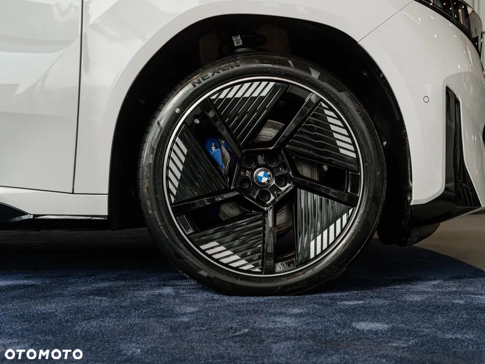 BMW iX3 - 4