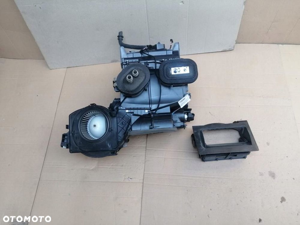 NAGRZEWNICA RENAULT MASTER III 272702687R - 1