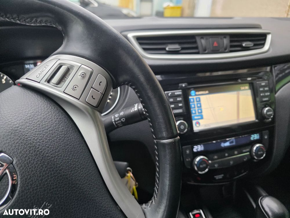 Nissan Qashqai 1.2 DIG-T Xtronic ACENTA - 26