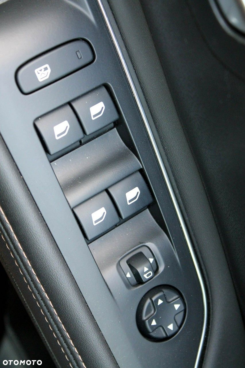 Peugeot 5008 - 22