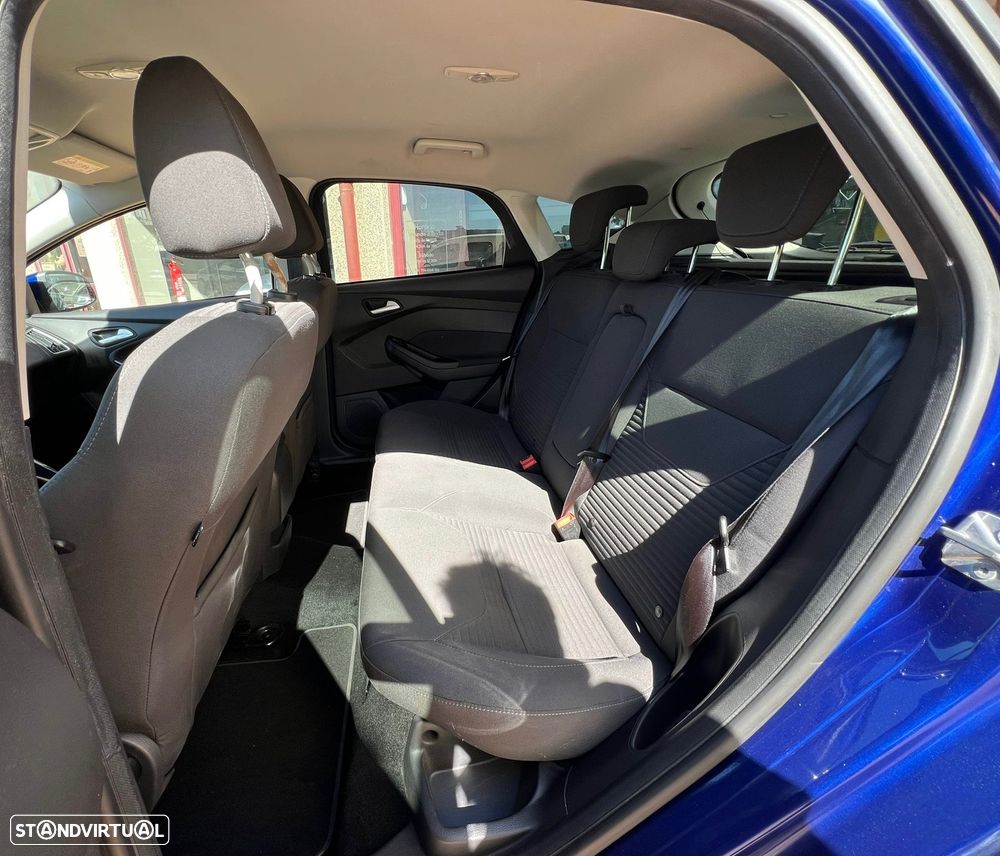 Ford Focus 1.0 SCTi Titanium - 6