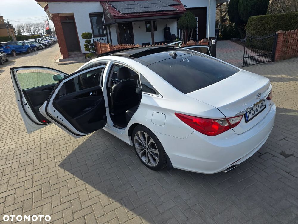 Hyundai Sonata - 40