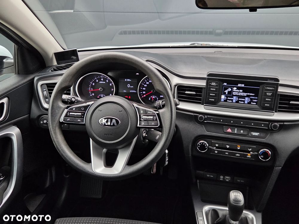 Kia Ceed - 8