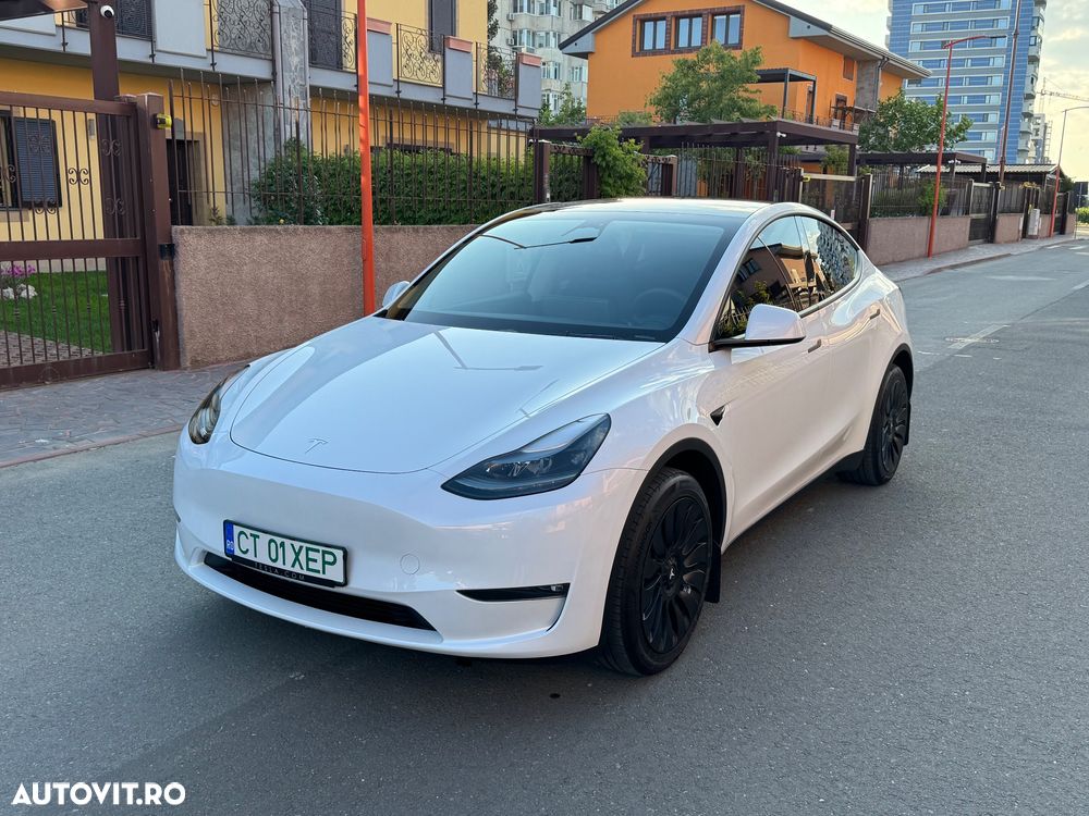 Tesla Model Y - 2