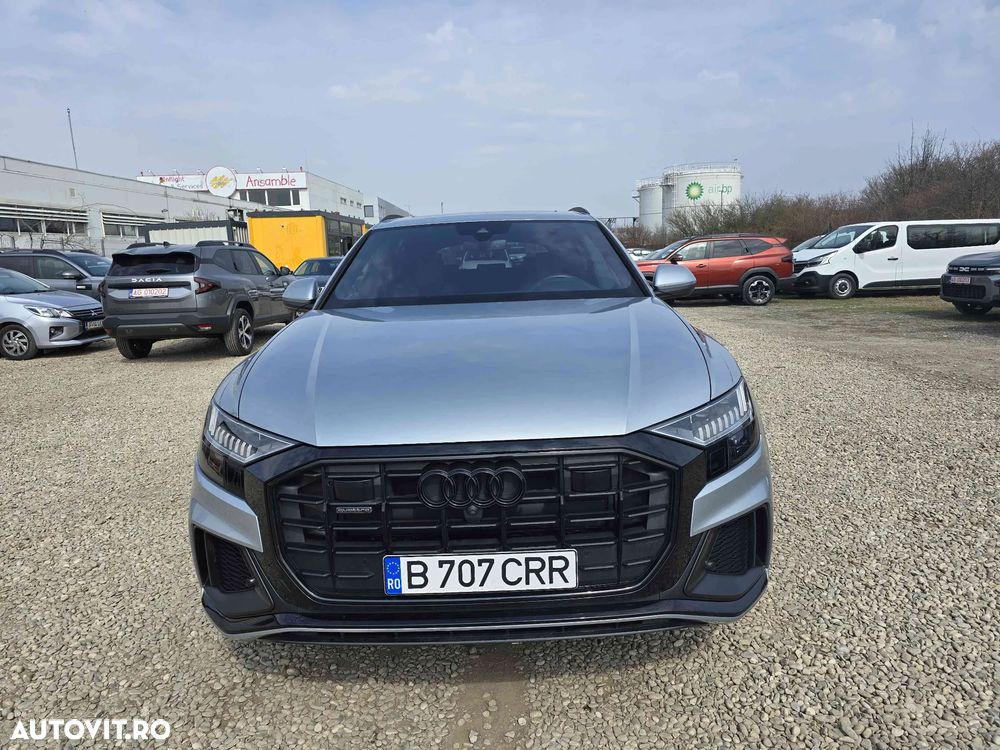 Audi Q8 - 1