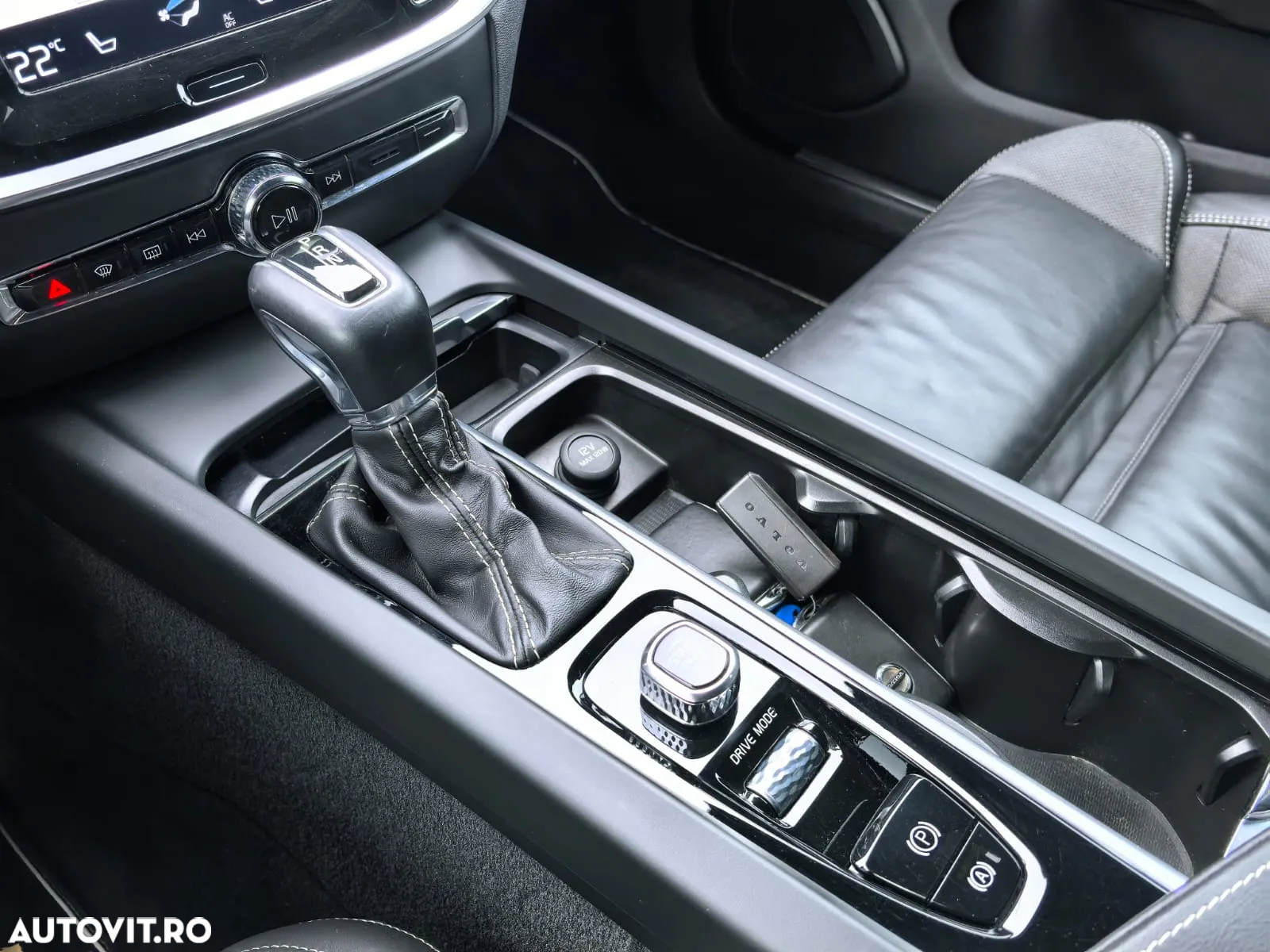 Volvo V60 D3 R-Design - 16