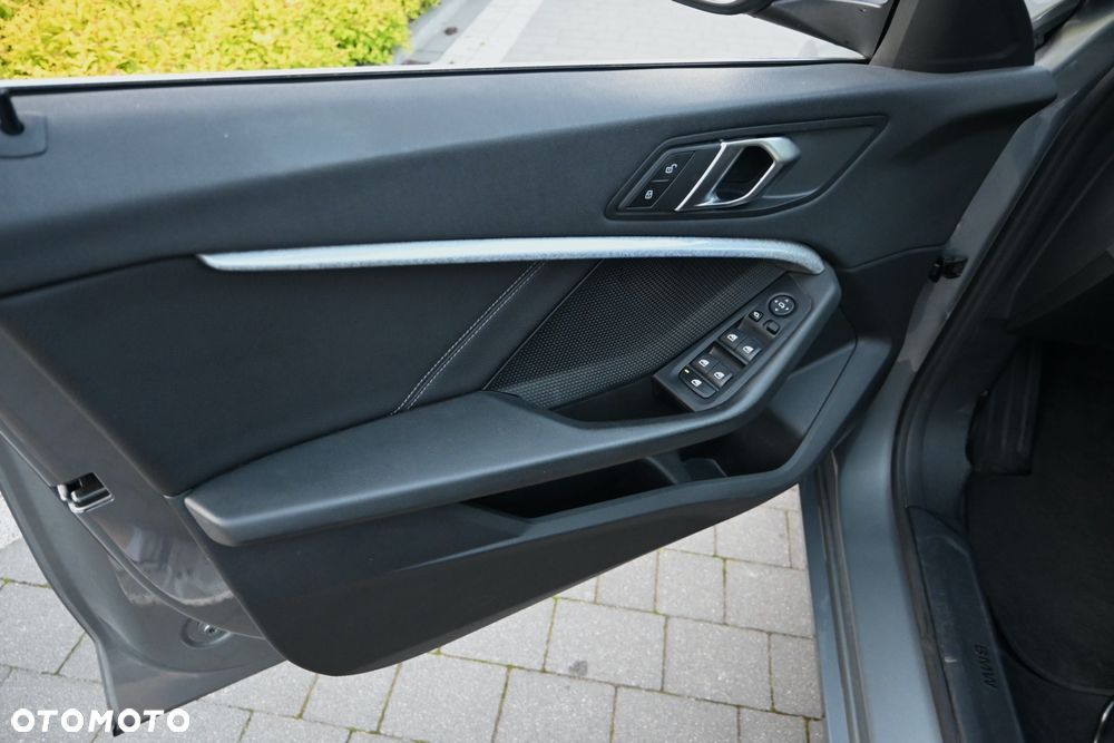 BMW Seria 1 118d Business Edition sport - 26