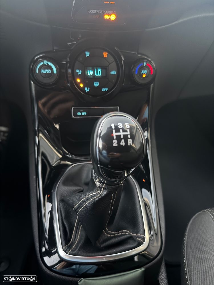 Ford Fiesta 1.5 TDCi Titanium - 13