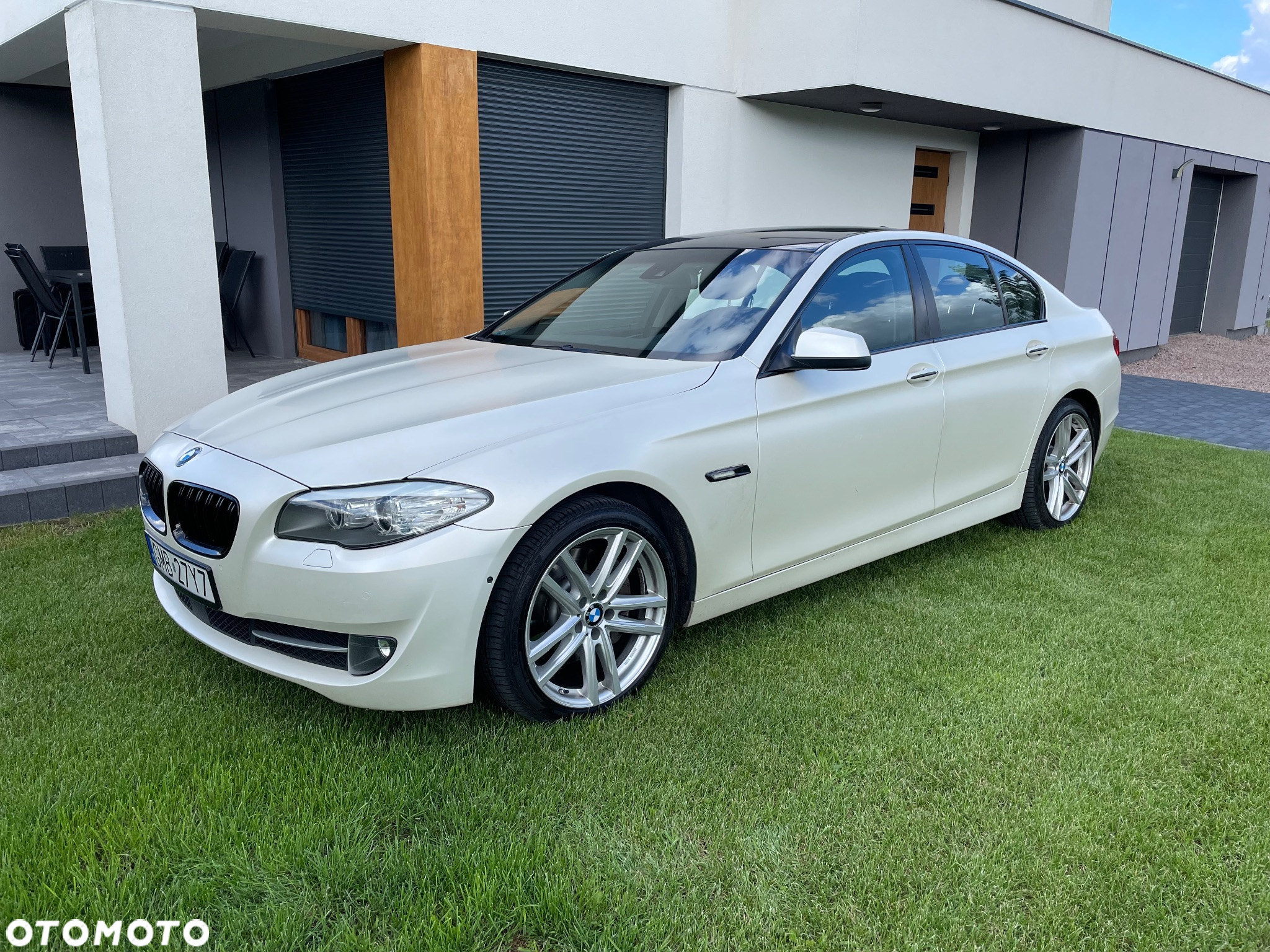 BMW Seria 5 528i Luxury Line - 2