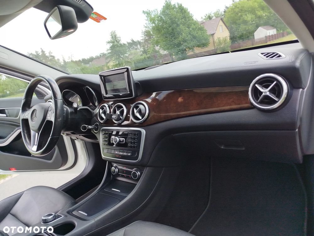 Mercedes-Benz GLA - 17
