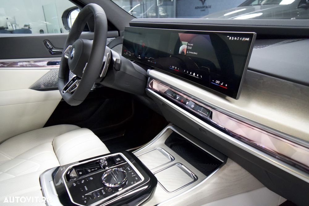 BMW Seria 7 - 11