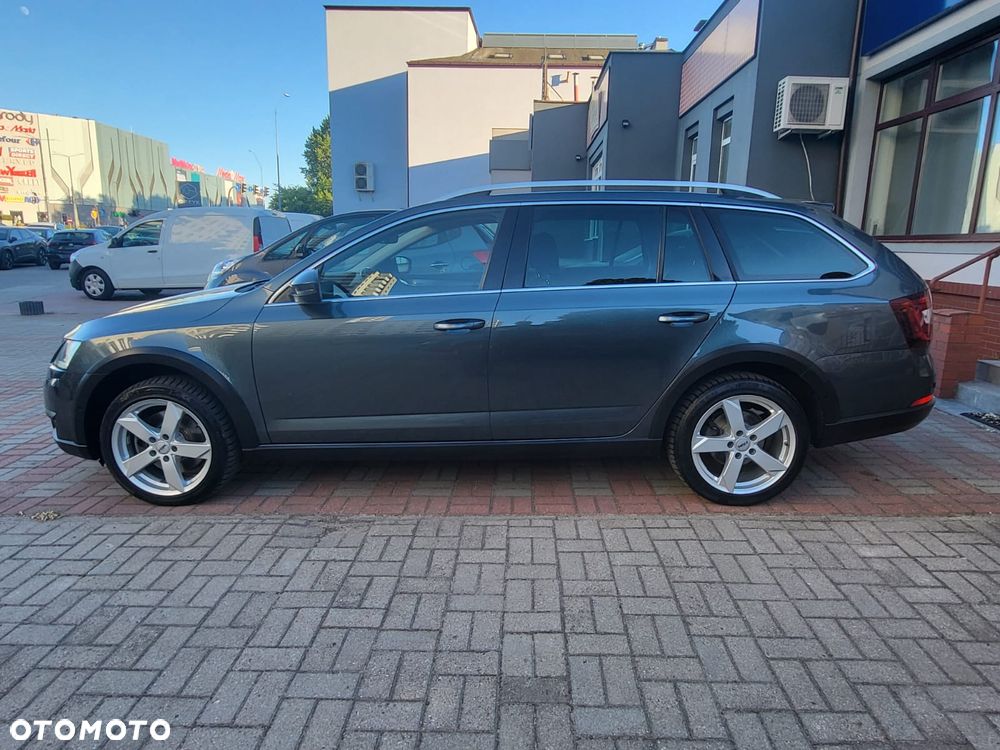 Skoda Octavia Scout 2.0 TDI 4x4 DSG - 11