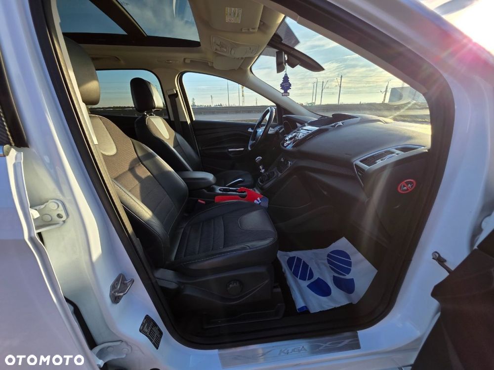 Ford Kuga - 24